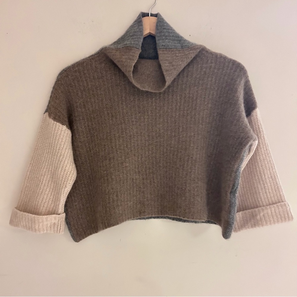 Lord + Taylor Grey Colour Block 100% Cashmere Crop Turtleneck Sweater Size XS